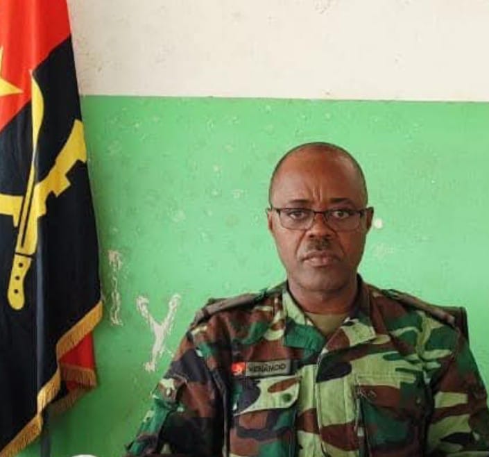 PROCURADOR MILITAR TITULAR DA PROVÍNCIA DO CUNENE DOMINGOS VENANCIO, ARROMBA AS CELAS DA PJ E LEVA PARA PARTE INCERTA O MOTORISTA DETIDO DA SUA NAMORADA COMANDANTE DA PIR NO CUNENE