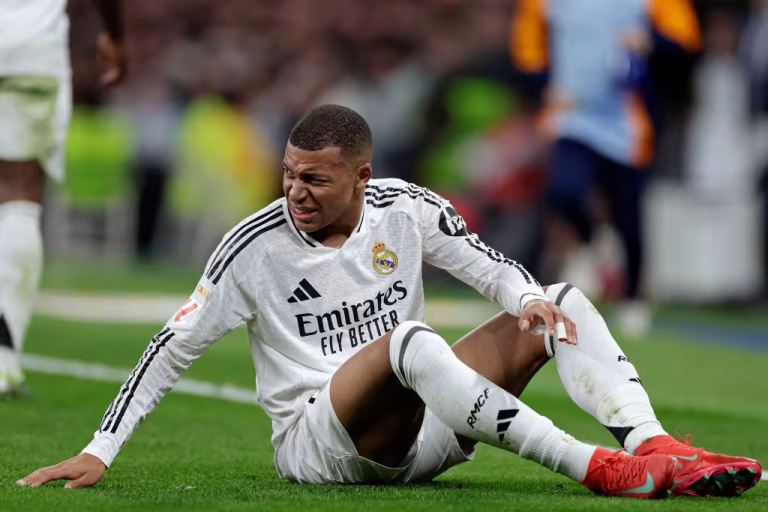 Mbappé está fora do Real Madrid e não viajará para a Arábia Saudita para a Supercopa da Espanha.