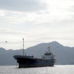 EUA isolados no Estreito de Ormuz: Bloqueio naval testa os limites de Teerão e a paciência dos aliados