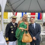Famosa jornalista brasileira, Claudia Cataldi, recebe medalha da Marinha do Brasil