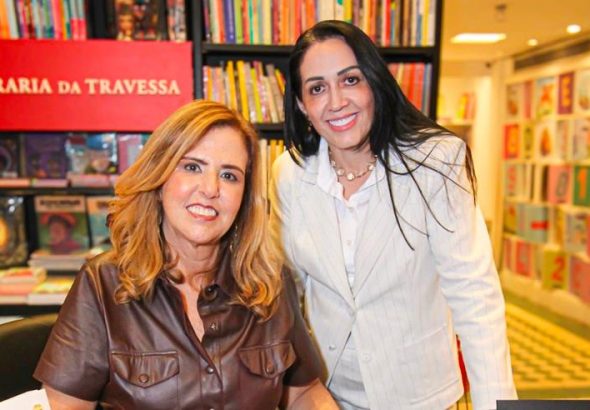 Ylana e a CEO da Editora Leader, Andreia Roma