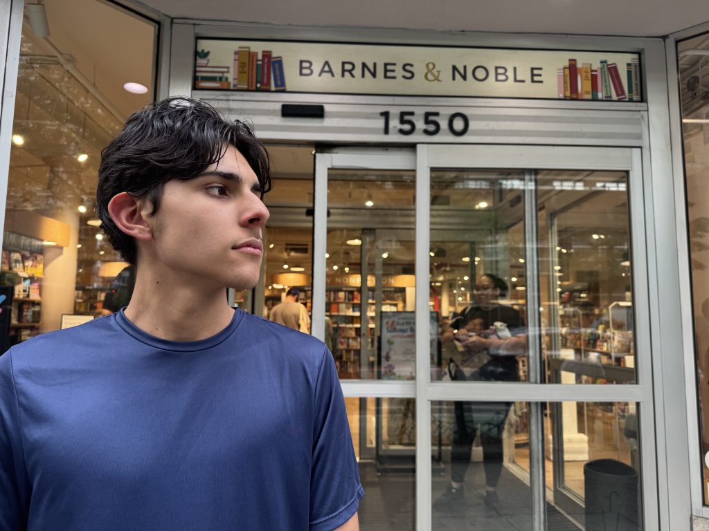 Escritor brasileiro Claus Cataldi é reconhecido em Nova York